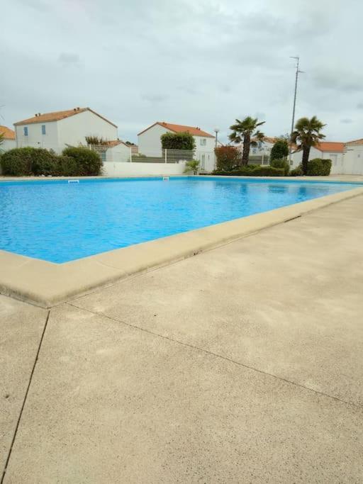 Maison De Vacances En Bord De Mer, Avec Piscine La Faute-sur-Mer Dış mekan fotoğraf